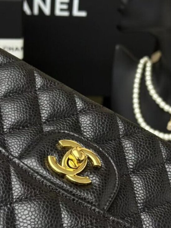 Chanel Classic Cavier Gold Leather Bag - Picture 4 of 8